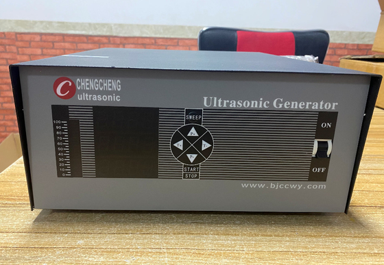 Очищая генератор ультразвуковой частоты 20khz для ультразвукового уборщика